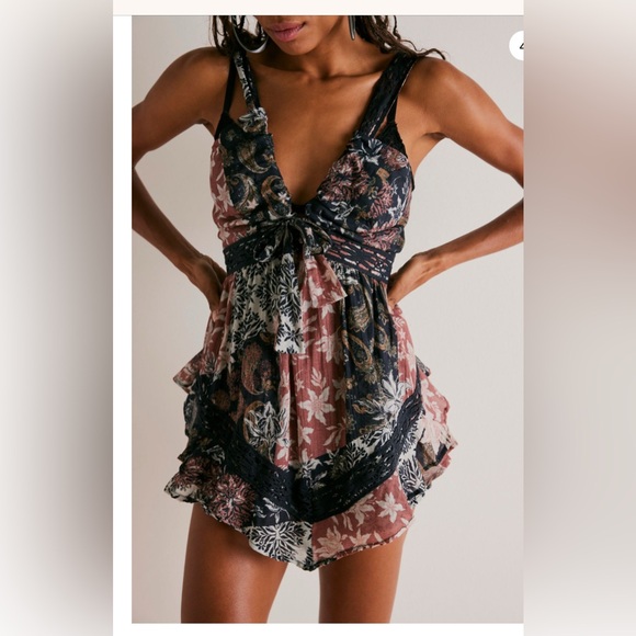 Free People Pants - Free People Floral Print Sleeveless Romper size Small